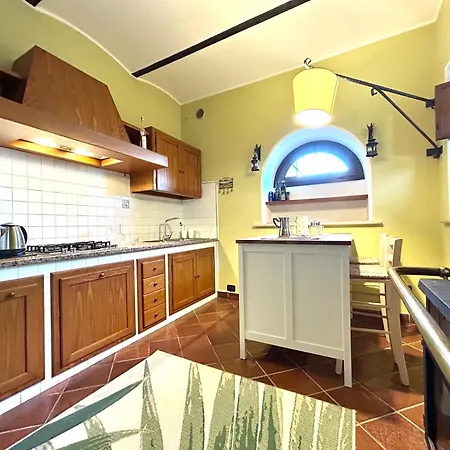 Casa 18 מונזמבנו
