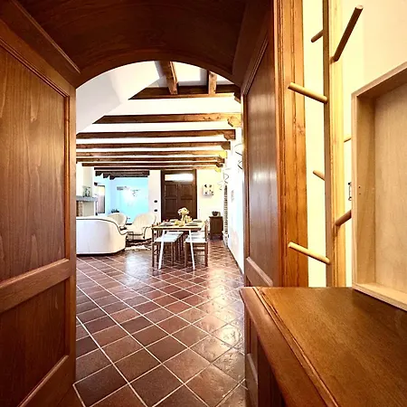 Casa 18 * מונזמבנו